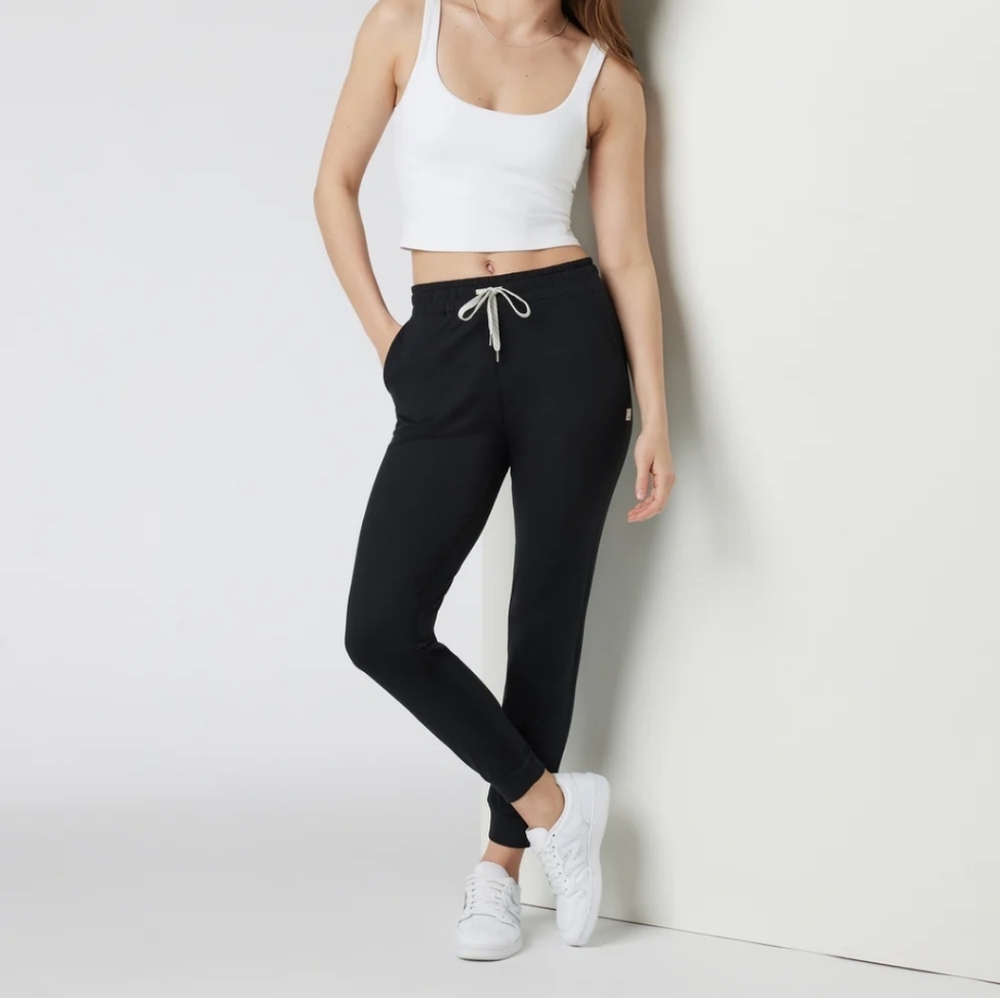 Vuori Performance joggers
